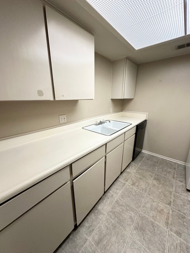 Building Photo - 3121 Johnston St