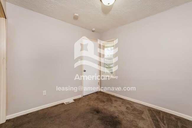 Building Photo - 242 E Park Blvd