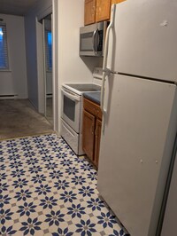 Building Photo - 6301 Robinson Rd