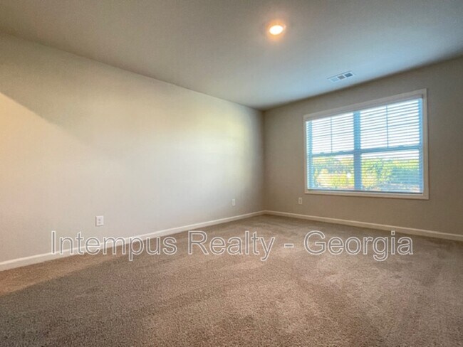 Building Photo - 44 Garnet Dr