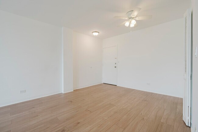 Building Photo - 2800 N Flagler Dr