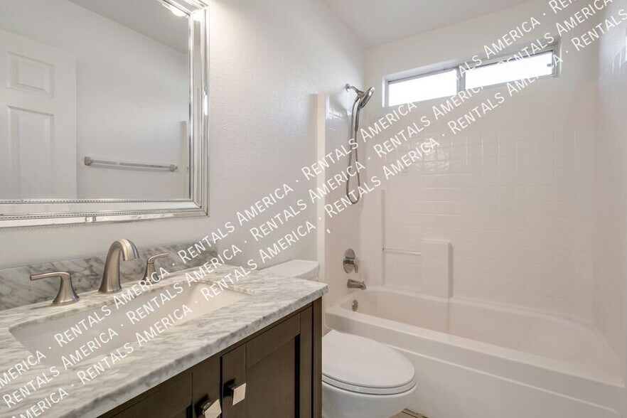 Building Photo - 295 N Hudson Pl