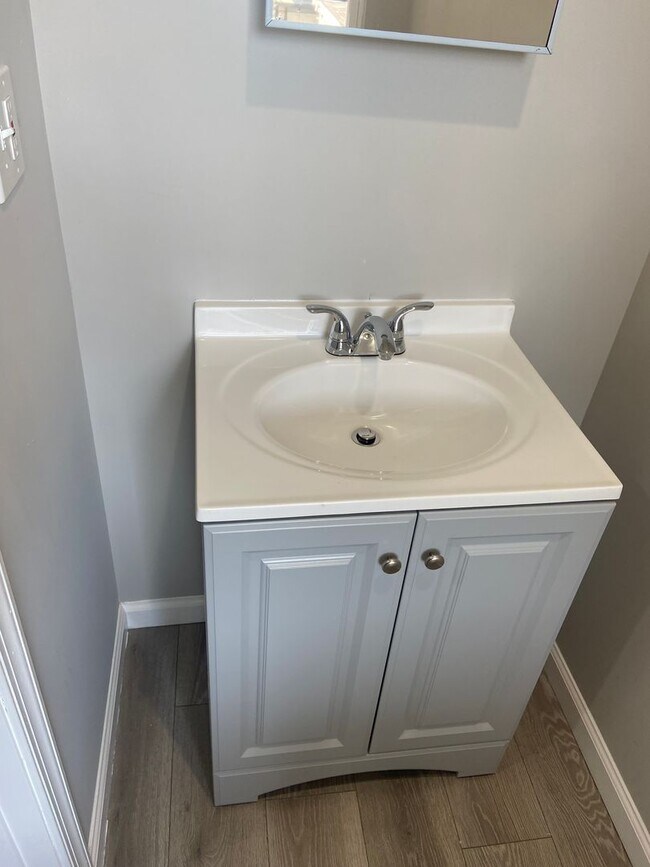 Building Photo - Remodeled  Home - Ogontz