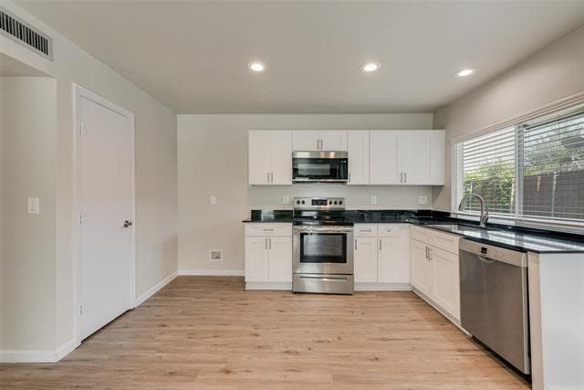 Building Photo - 5903 Mimosa Ln