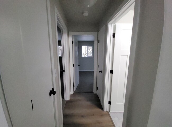 Building Photo - Move-in ready! Upgraded 2 Bedroom Condo