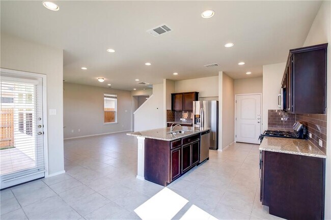 Building Photo - 226 Trailside Ln