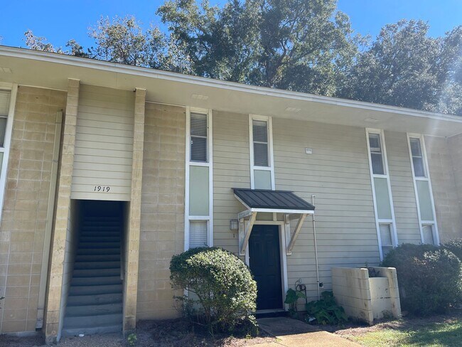 Building Photo - MIDTOWN STATION