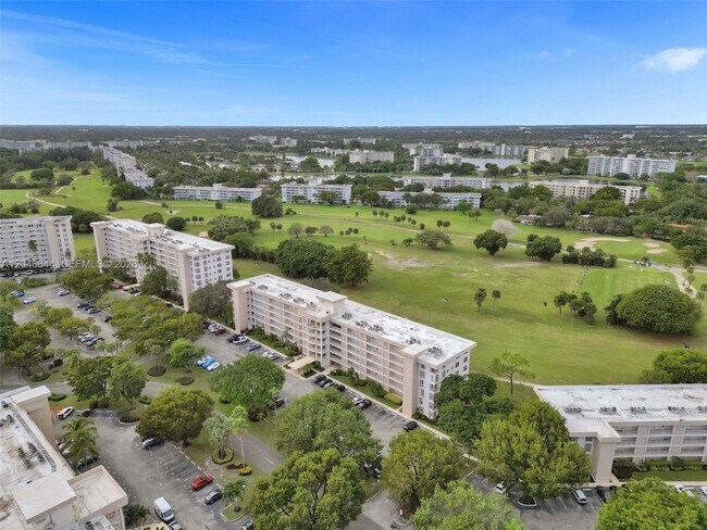 Building Photo - 2651 S Course Dr