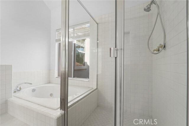 Building Photo - 9 Siena