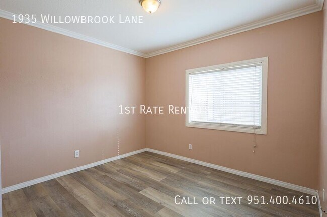 Building Photo - 1935 Willowbrook Ln