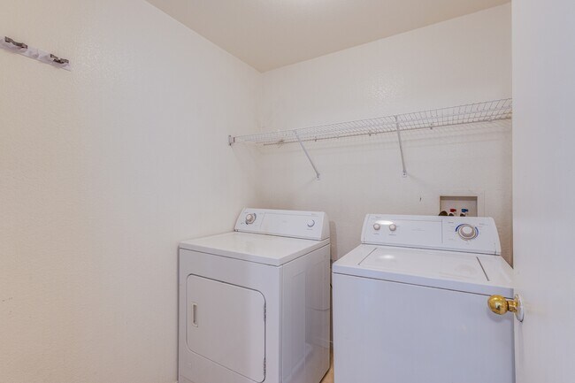 Building Photo - 8250 N Grand Canyon Dr