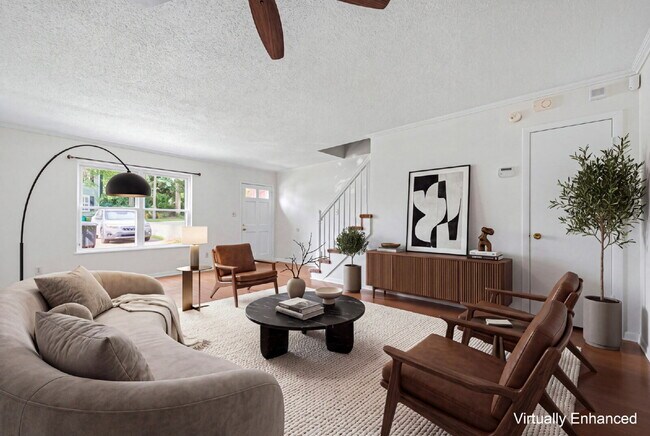 Building Photo - GREAT LOCATION 2BED 2BATH! FENCED IN YARD!