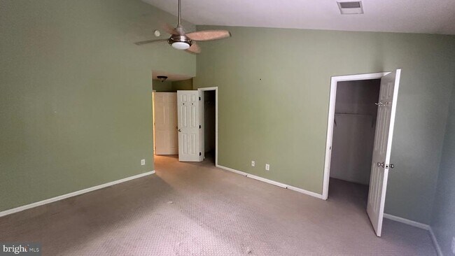 Building Photo - 21503 Harvest Green Terrace