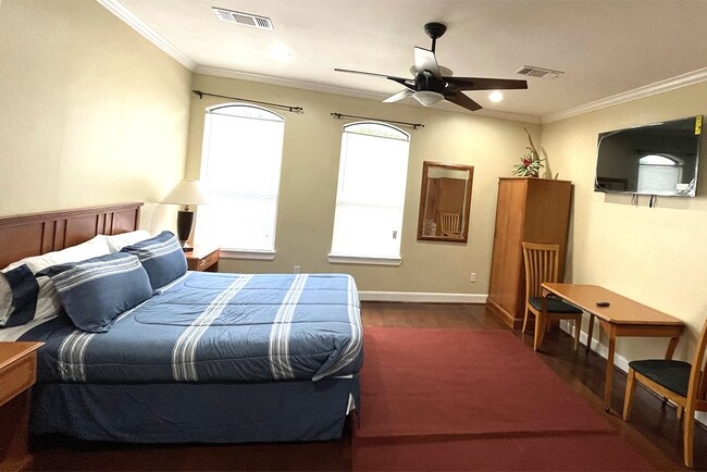 Building Photo - 2919 Rosewood St