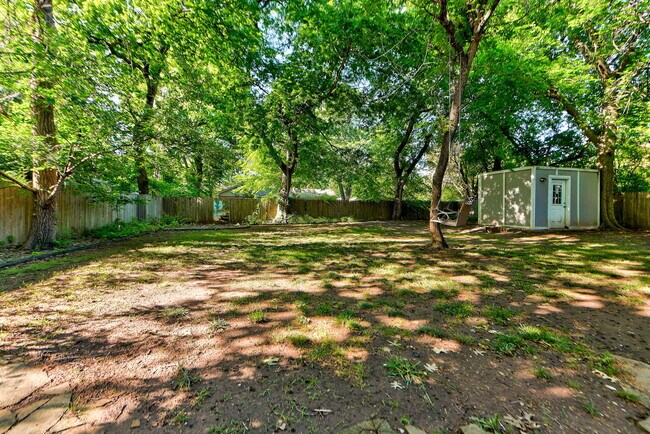 Building Photo - 1222 Camden Way