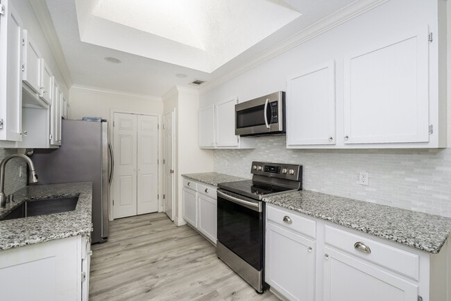 Building Photo - 1211 Hilburn Ct