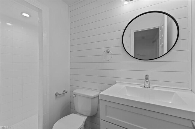 Building Photo - 570 Tenbee Ln