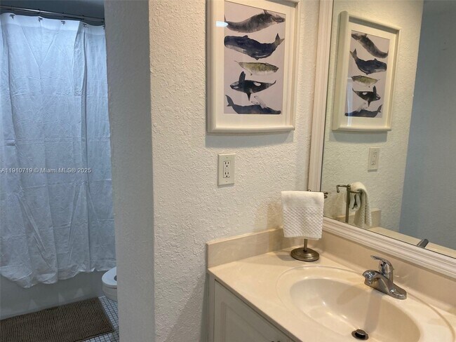 Building Photo - 4001 S Ocean Dr