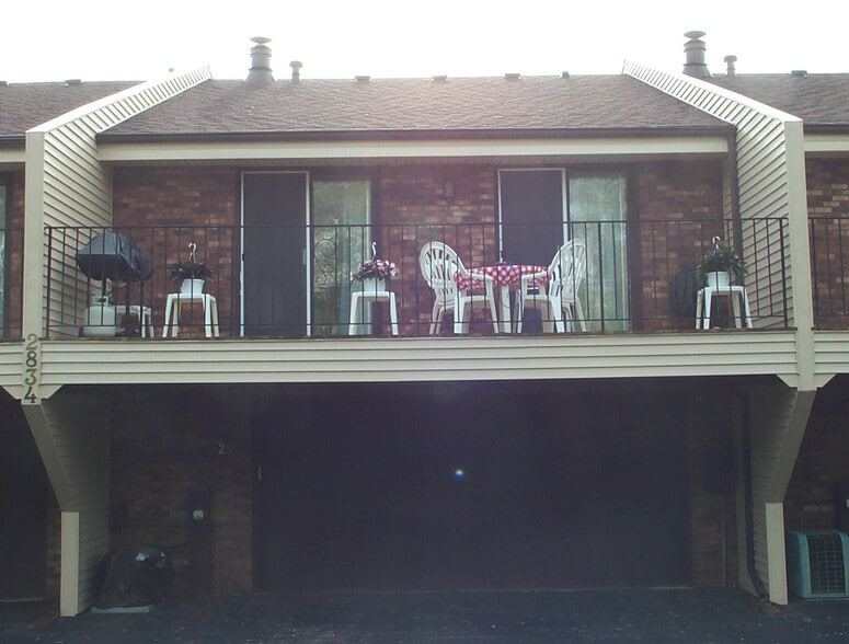 Condo Back - 2834 Sandy Hollow Rd