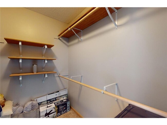 Building Photo - 2079 Woodbridge Way