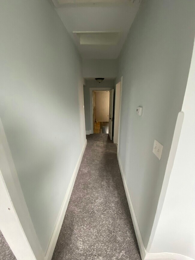 Building Photo - 137 S Spruce St