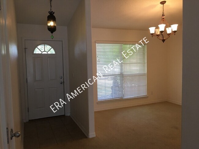 Building Photo - 1922 Everglades Dr