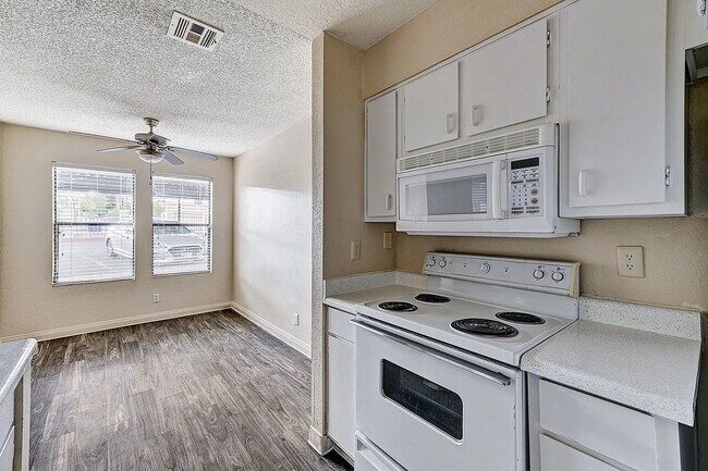 Building Photo - 8530 W Sahara Ave