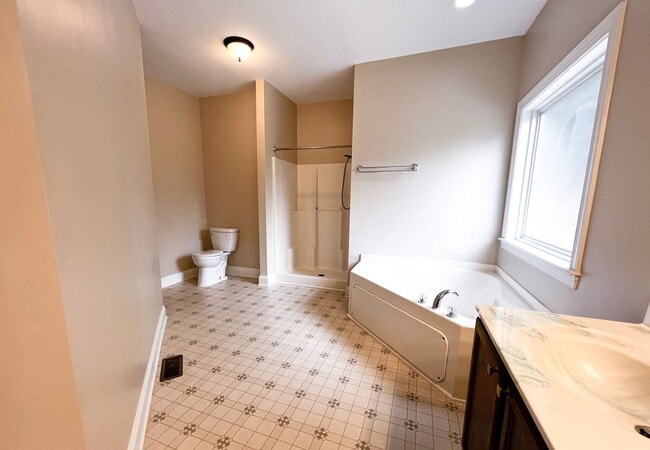 Building Photo - Pfafftown 3 Bedroom, 2 Bathroom Rare Gem i...