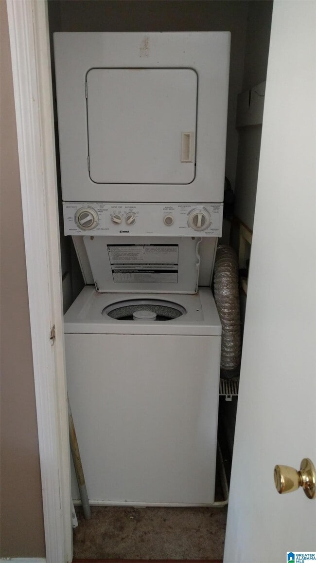 Building Photo - 2014 Montreat Pkwy