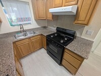 Building Photo - Quaint 1 BR/1 BA Available Now in Uptown Oakland