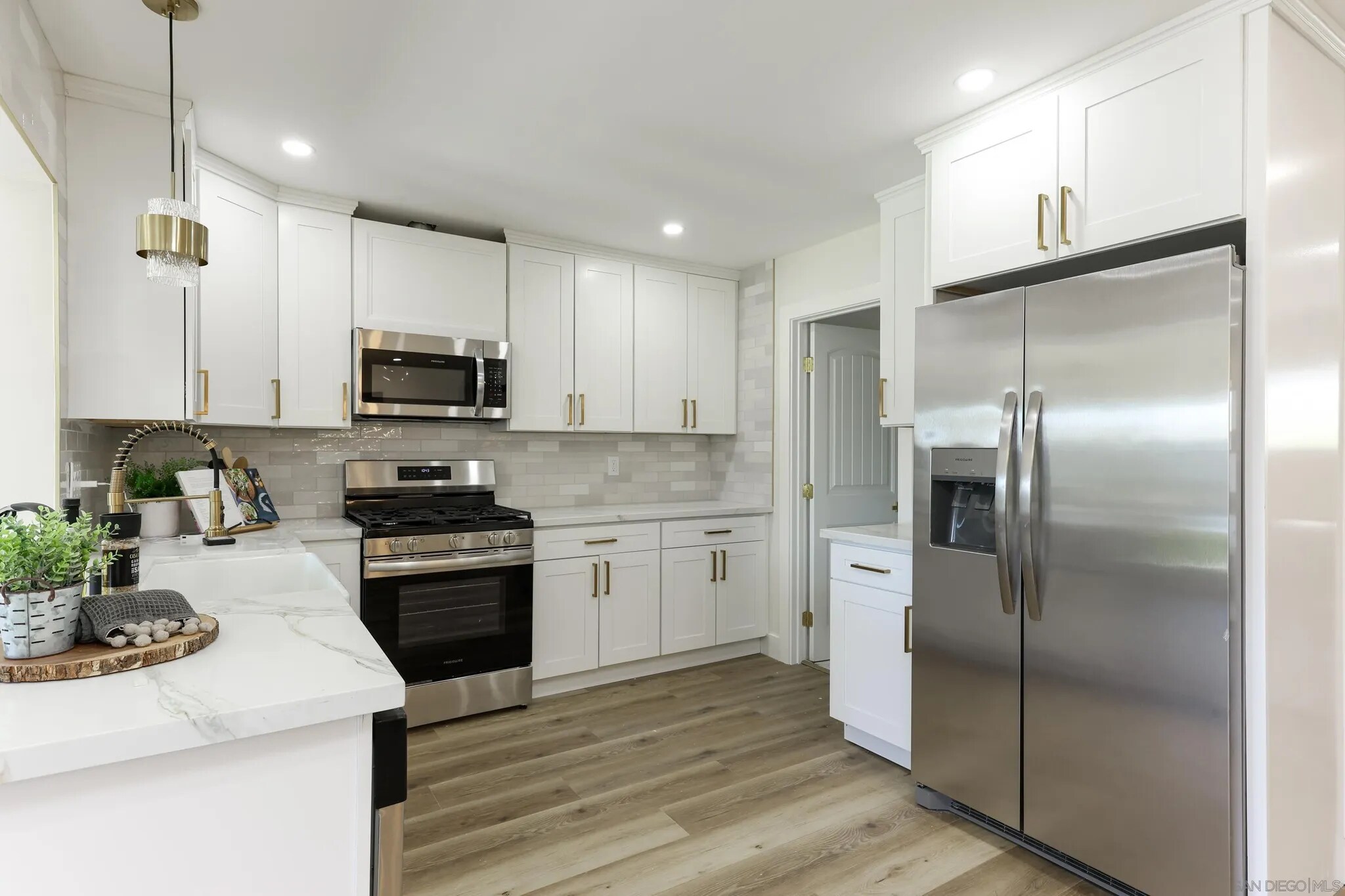 Kitchen - 10967 Salinas Way