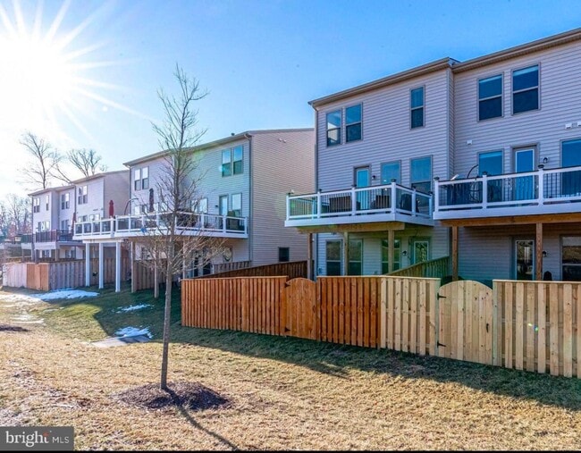 Building Photo - 42440 Dogwood Glen Square