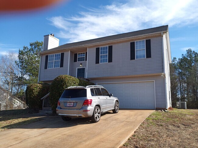 Building Photo - 3/2 with Large Bonus Room  - Split level home with large backyard