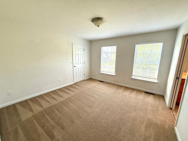 Building Photo - Available for the 2026-2027 lease term.