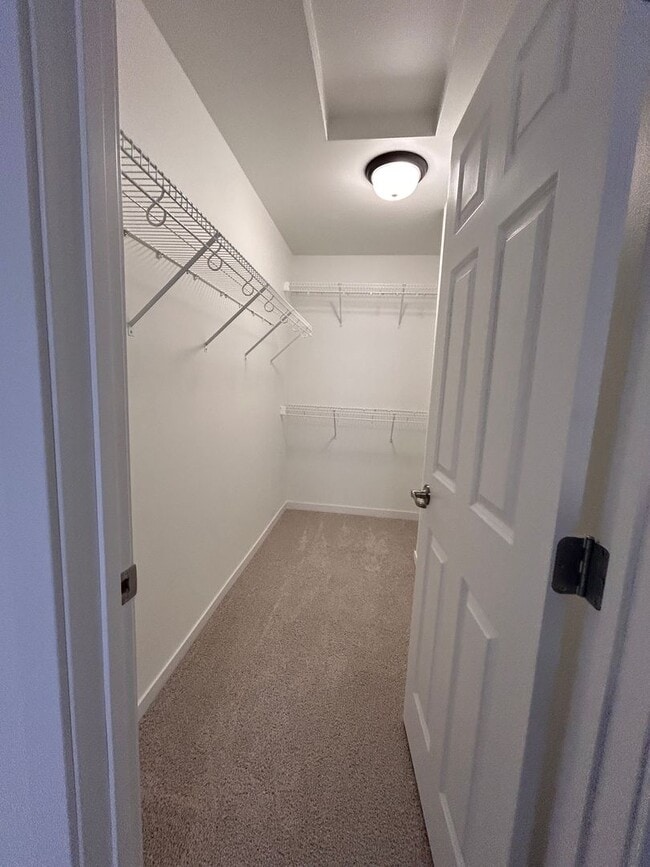 Building Photo - 3 Bed 3 Bath TownHome