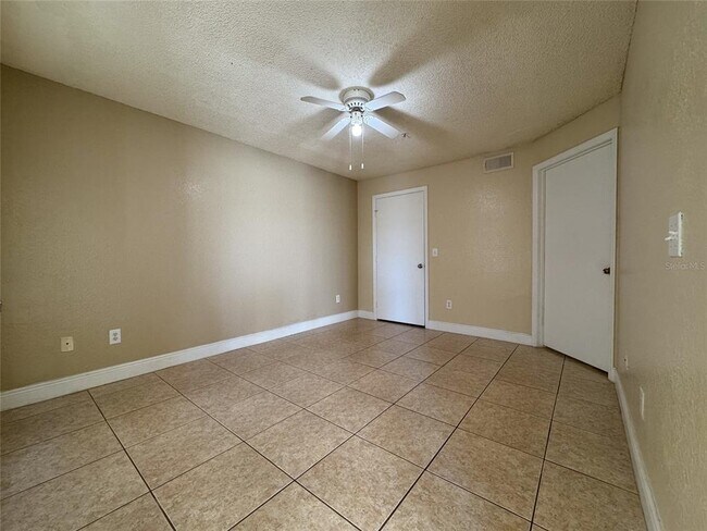 Building Photo - 2216 Grand Cayman Ct