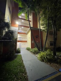 Building Photo - 8100 Geneva Ct