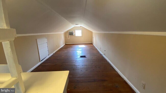 Building Photo - 3 Fairfax Cir