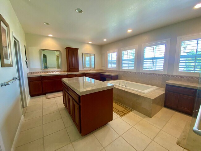 Building Photo - 3603 Fieldview Ct