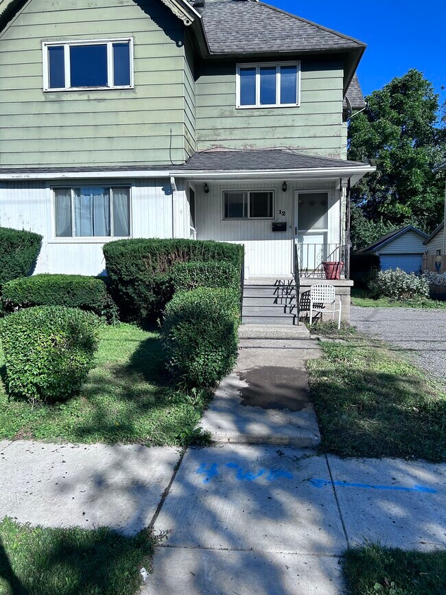 Primary Photo - 12 Vine St