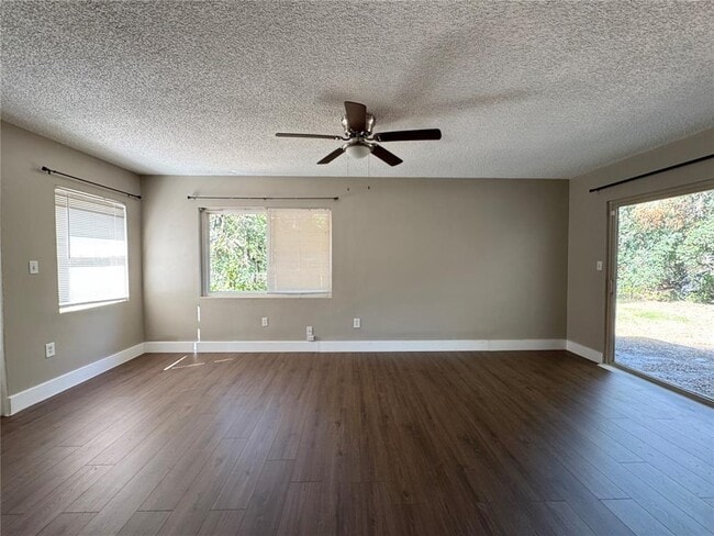 Building Photo - 310 Longwood Dr