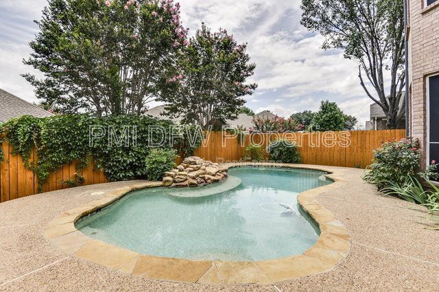 Building Photo - 6721 Hayling Way