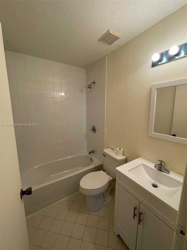 Building Photo - 926 SW 8th Pl