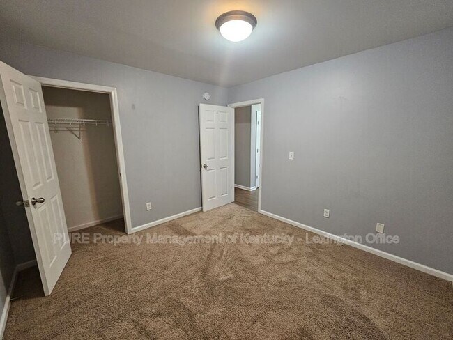 Building Photo - 688 Estrella Dr