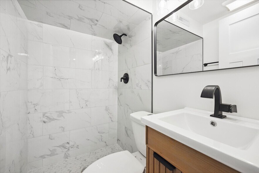 Building Photo - 5340 Edsall Rd