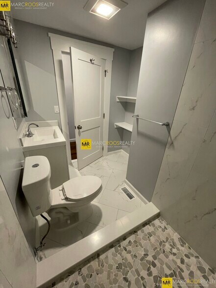 Building Photo - 33 Raymond Ave