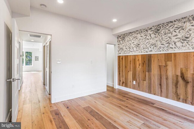 Building Photo - 2409 37th St NW