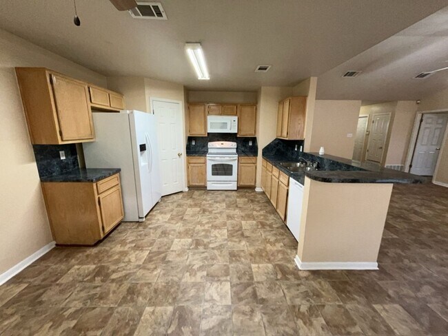 Building Photo - 2707 Casey Dr
