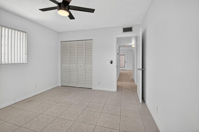 Building Photo - 341 Capri H