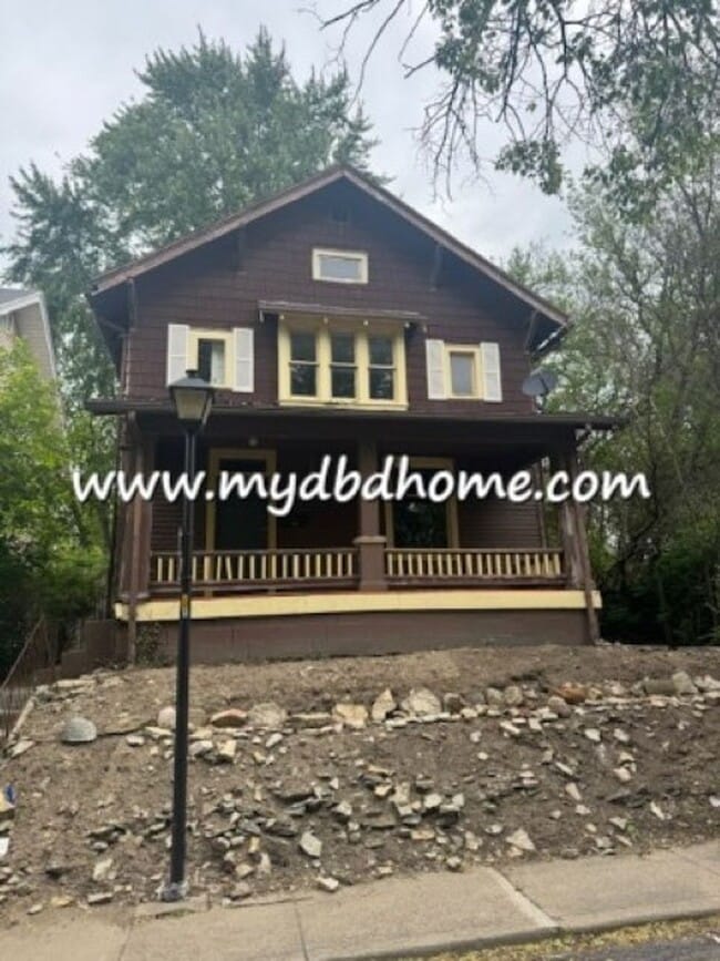 Building Photo - 414 Rose Ln